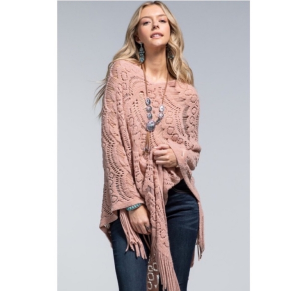 Ruggine Soft Pink Prairie Open Knit Poncho Shawl w/fringe on Cascading Hem. - Picture 3 of 4